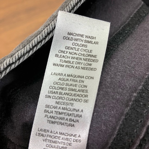 Chicos Womens Black Fabulously Slimming Faded Straight Leg Jeans Size .5S/6S - Picture 7 of 7